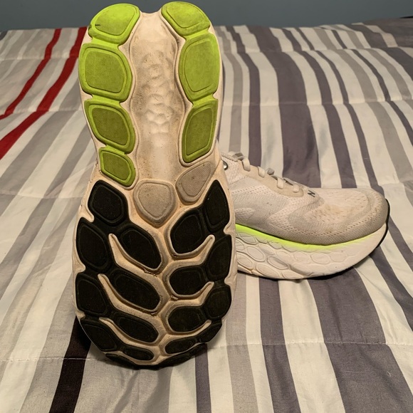 New balance fresh foam more V4 max cushion running walking shoes men 9 women 11 - Picture 6 of 10